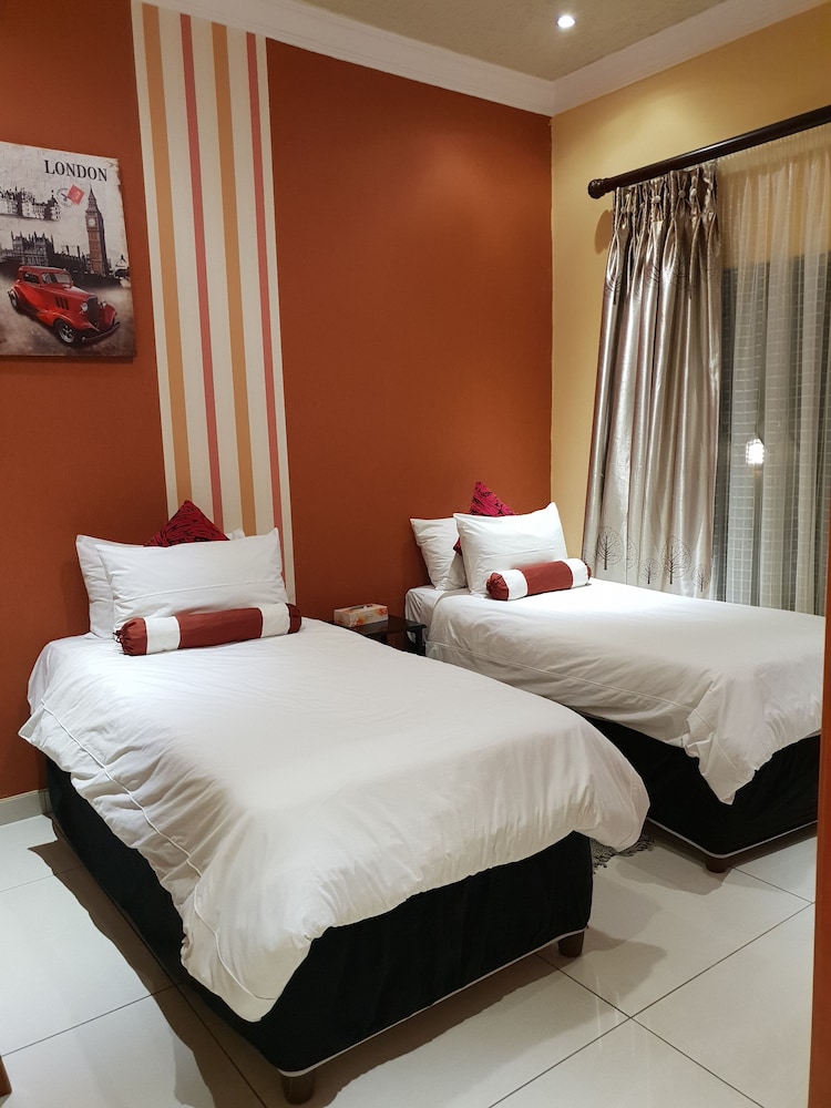 Standard Room photo 1