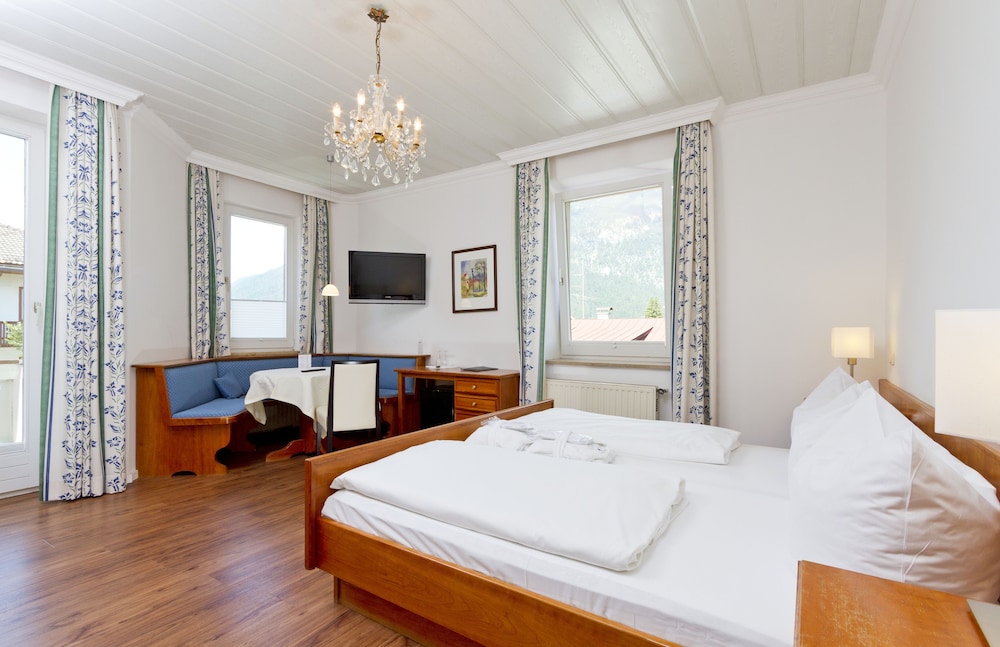Standard Double Room, 1 King Bed - Photo 1