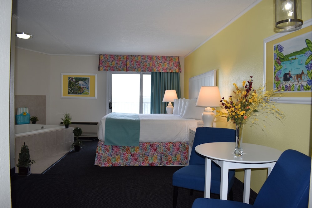Deluxe Room, 1 King Bed, Jetted Tub, Lake View photo 1