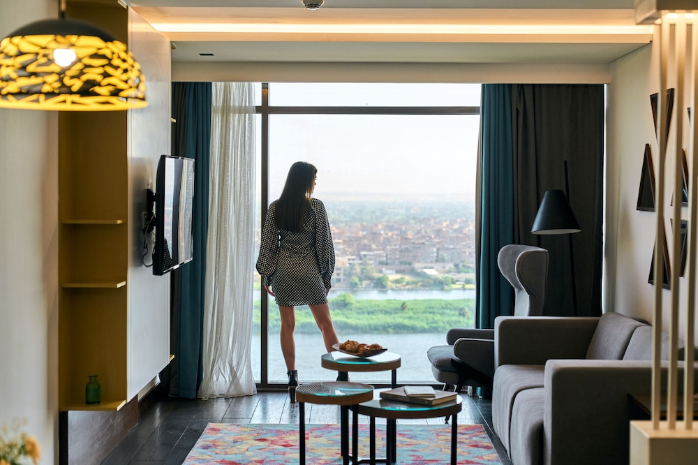 Studio Suite, 1 King Bed, Smoking, City View - Photo 13