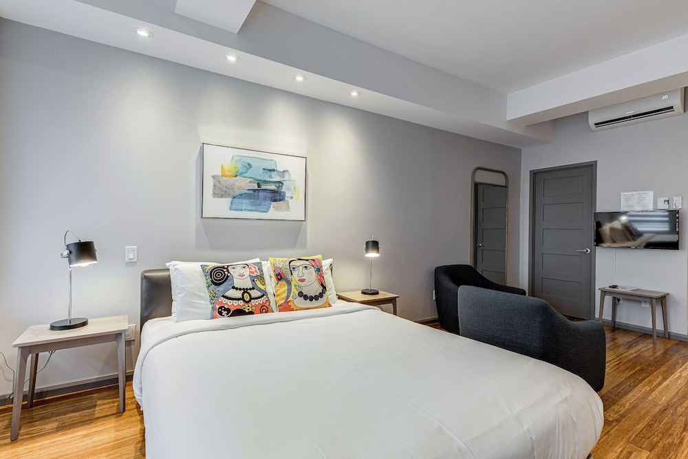 Studio, 1 Queen Bed, Kitchen (C10)
