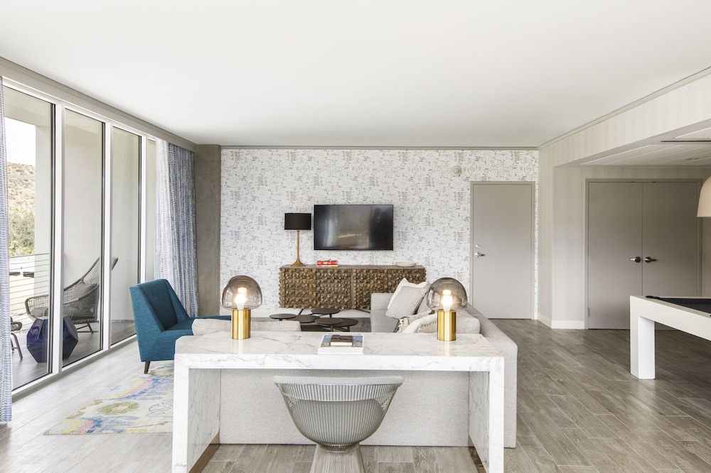 Suite, 1 Twin Bed (Arlo)