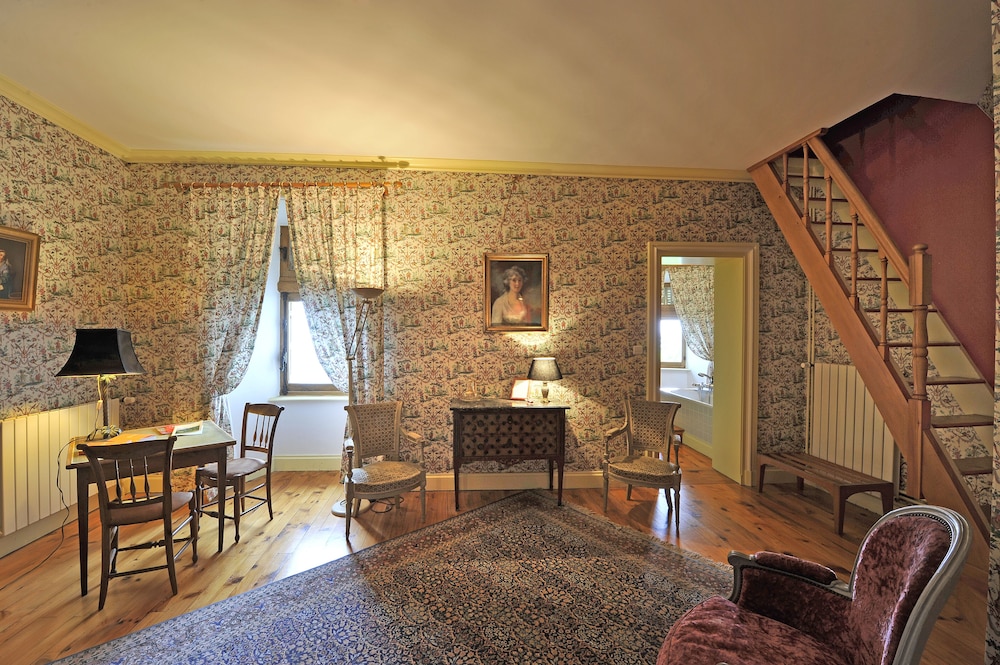 Suite (Suite Adrienne, Marquise de la Faille) photo 2
