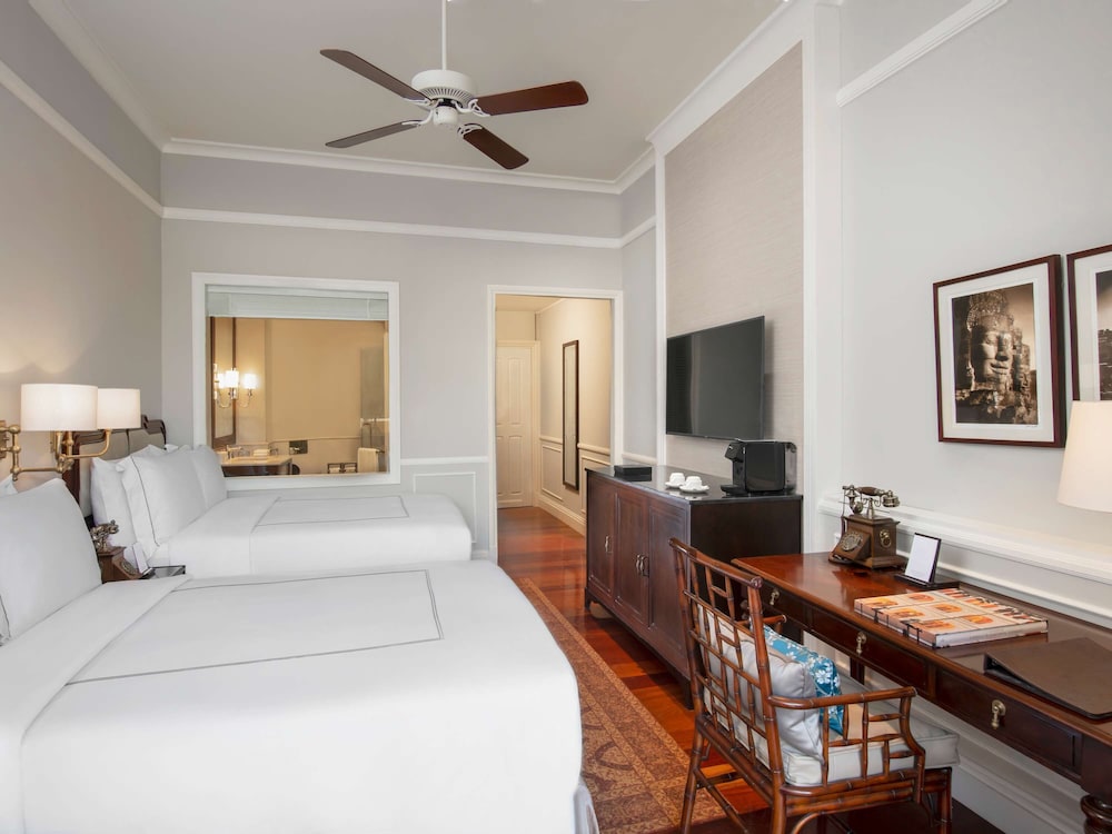 State Room Twin Beds - Photo 4