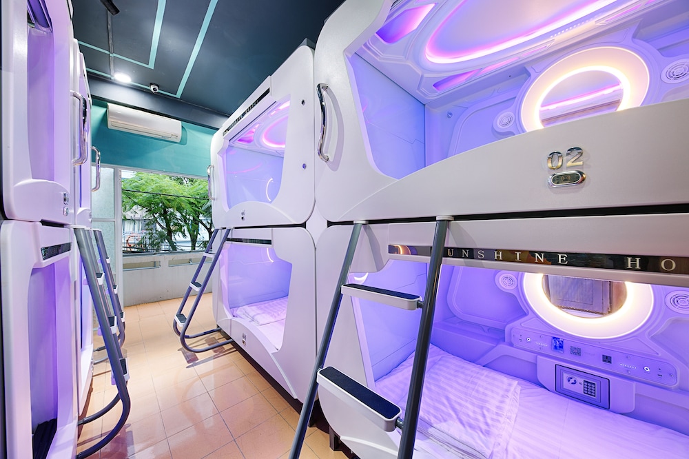 Shared Dormitory, Women only