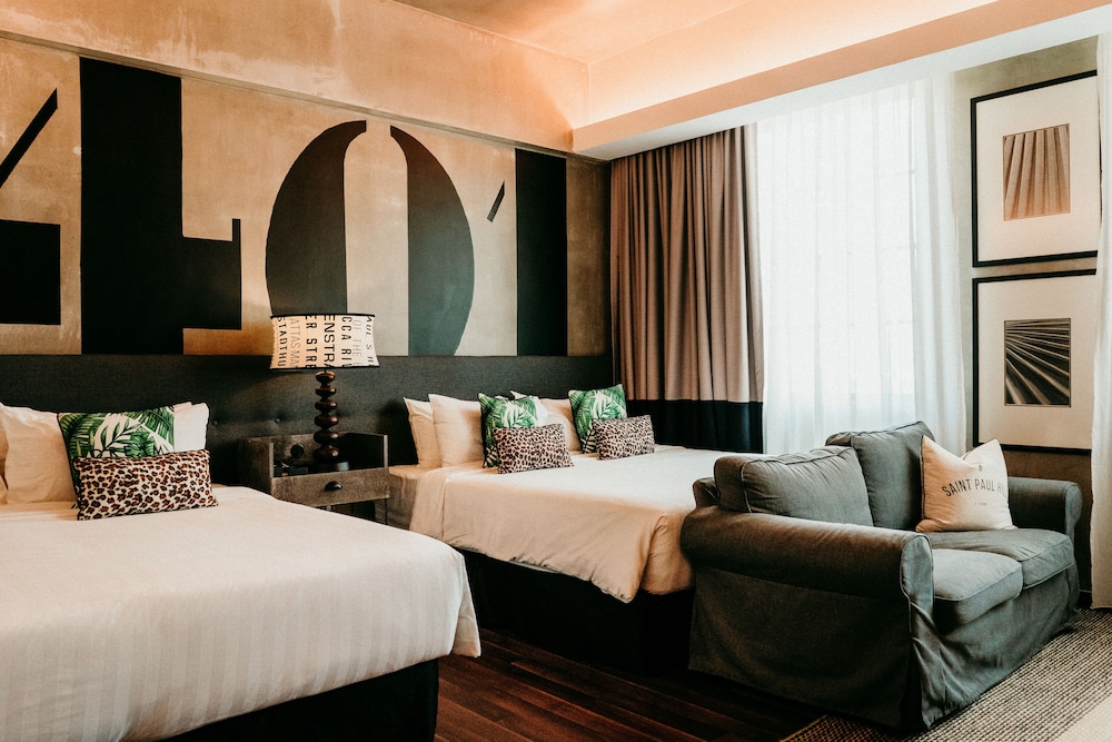 Premier Room, Multiple Beds, City View