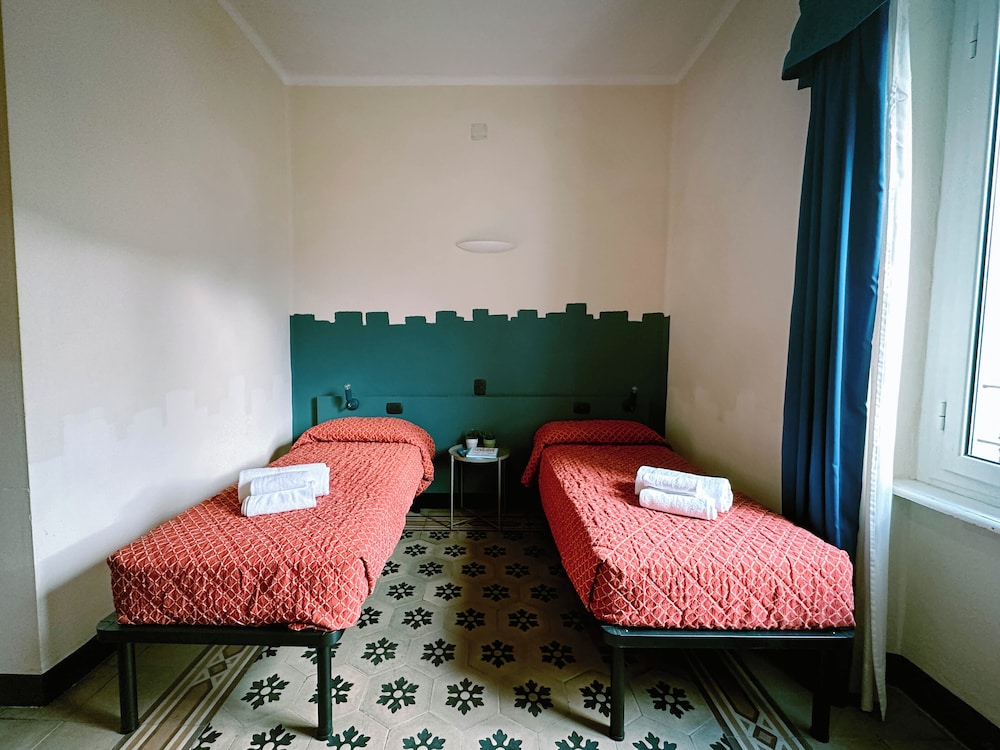 Double Room - Photo 5