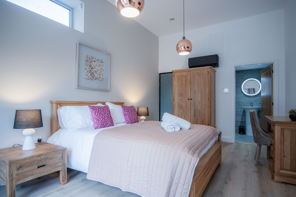 Luxury Double Room, 1 King Bed photo 3