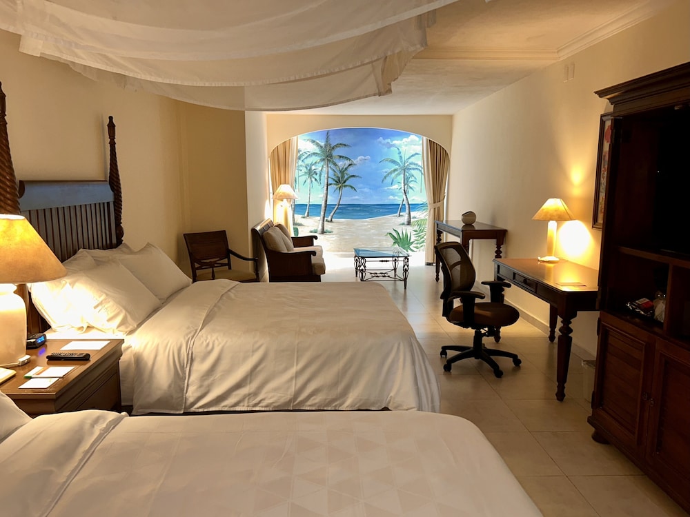 Standard Double Room with Two Double Beds - Disability Access thumbnail 6