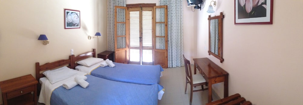 Standard Room photo 2
