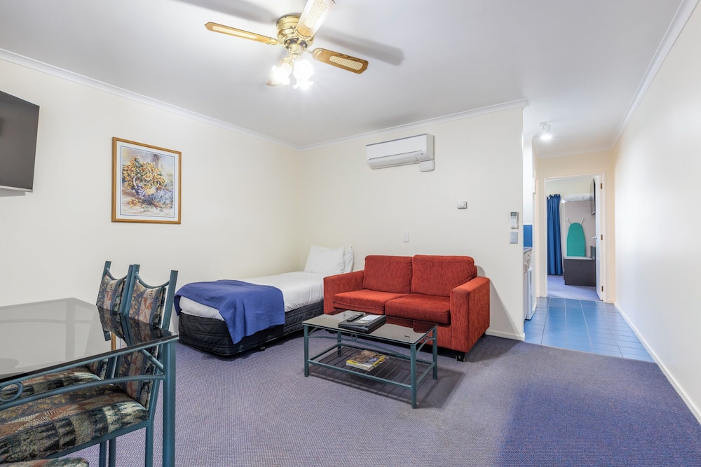 Budget Alleyway One bedroom with Shower photo 3