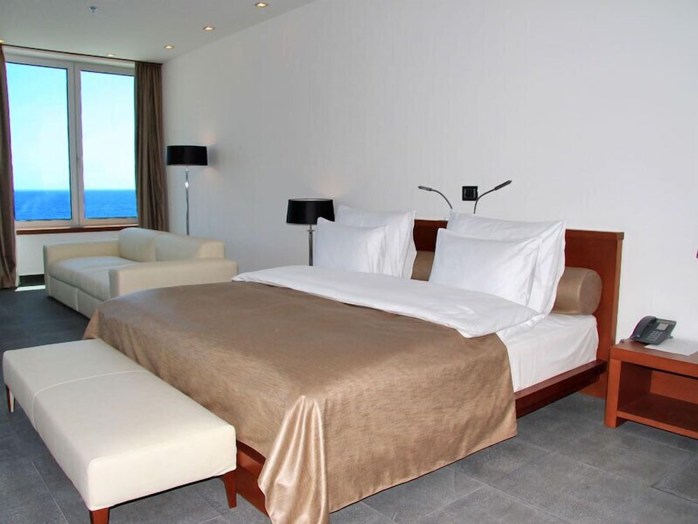 Grand Penthouse, 2 Bedrooms, Balcony, Sea View photo 2