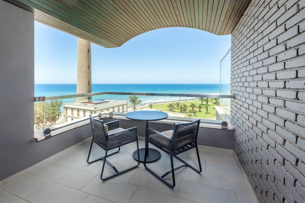 Superior Double Room, Balcony, Partial Ocean View - Photo 3