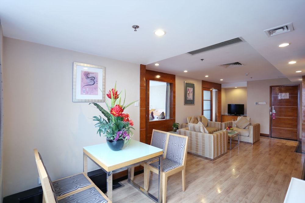 Three-Bedroom Suite photo 3
