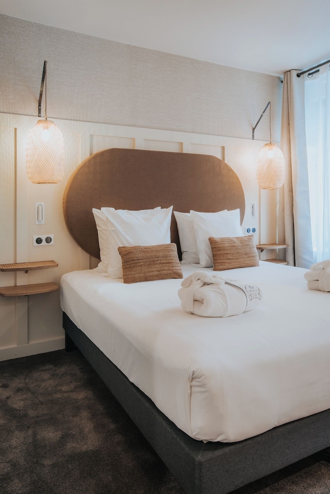 Deluxe Double Room - Photo 7
