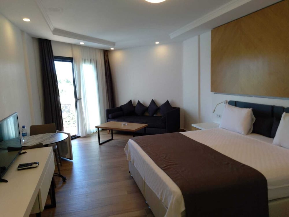 Luxury Suite