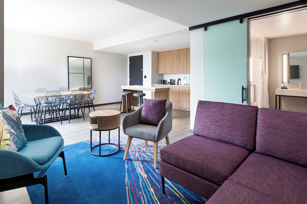 aloft, Suite, 1 King Bed, Bay View - Photo 6