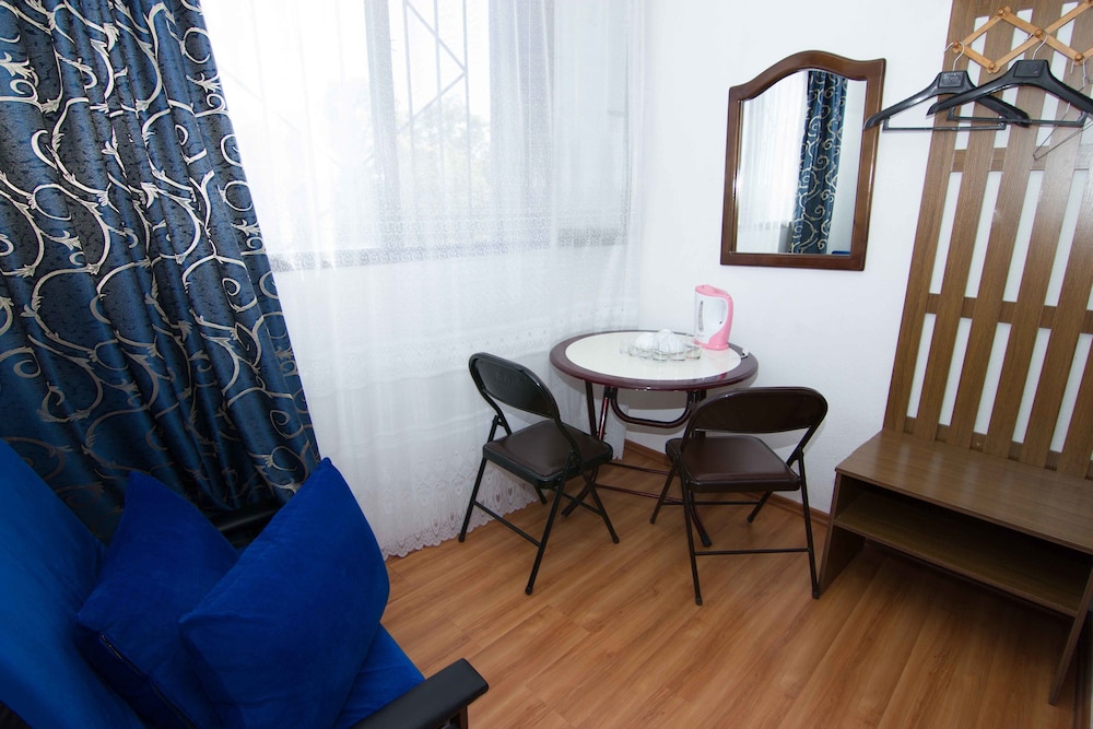 Standard Triple Room photo 3