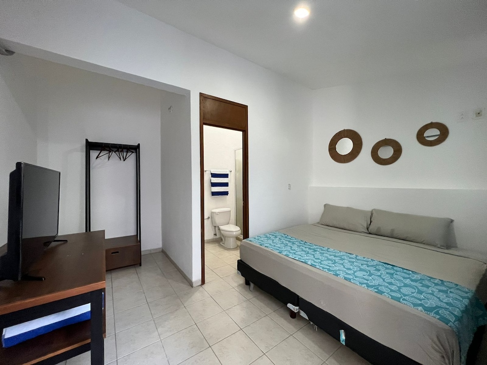 Economy Room