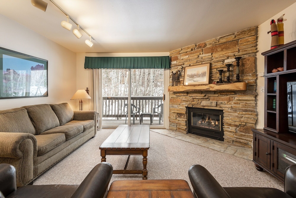 Condo, 2 Bedrooms