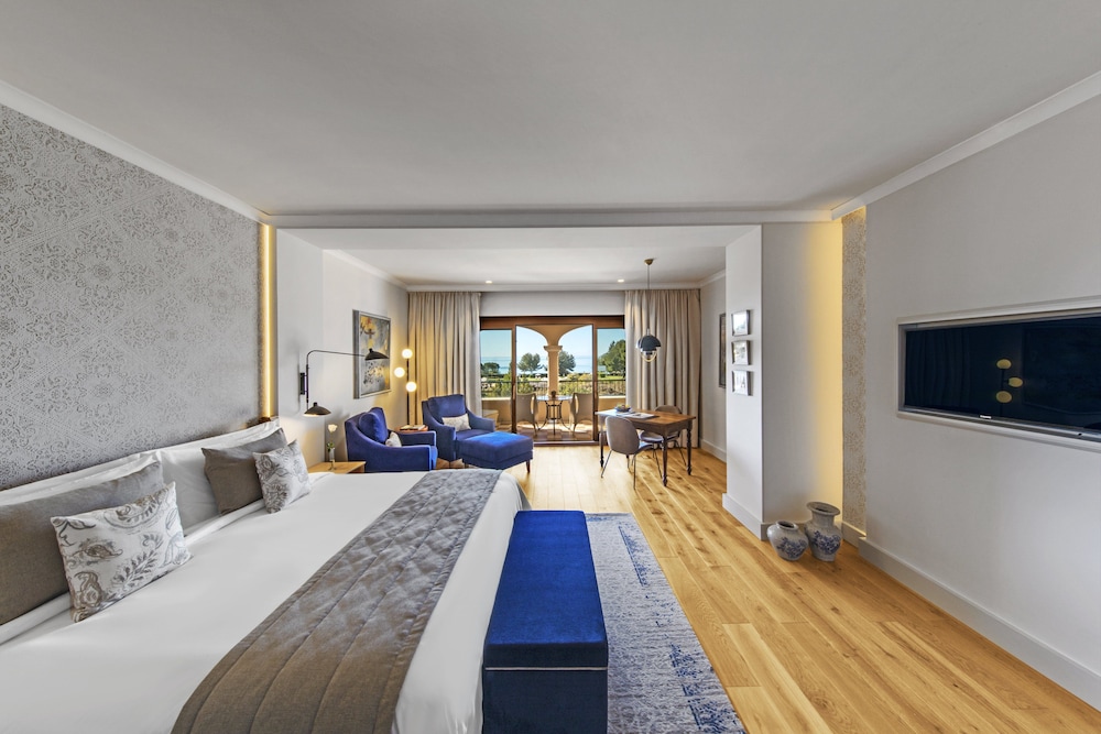 Junior Suite Main Building, 1 King Bed, Seafront