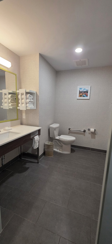 Room, 2 Queen Beds, Accessible, Bathtub (Hearing)