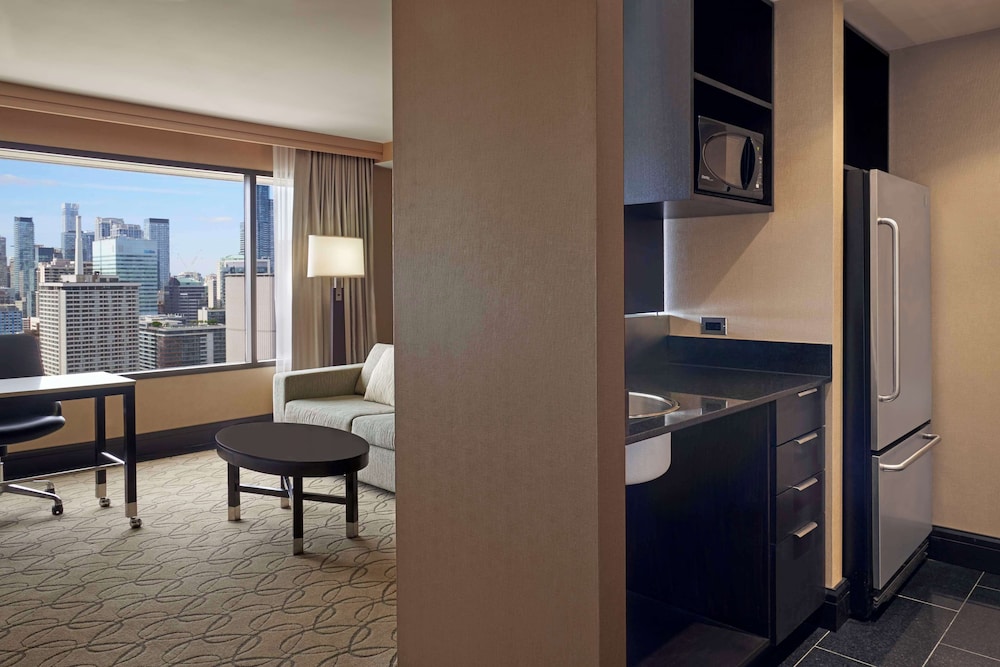 Junior Suite Kitchenette - One King Bed