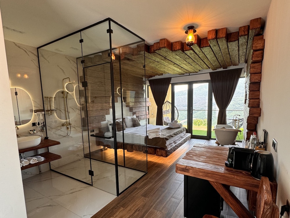 Deluxe Double Room, Balcony, Mountain View photo 1