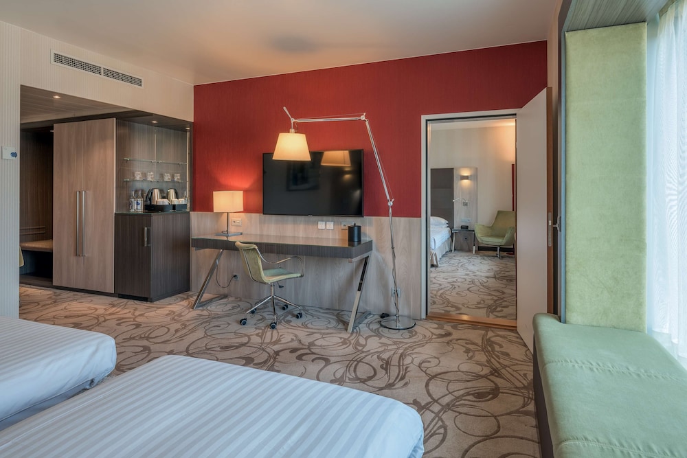 Family Suite (Family King Easuiter Package)