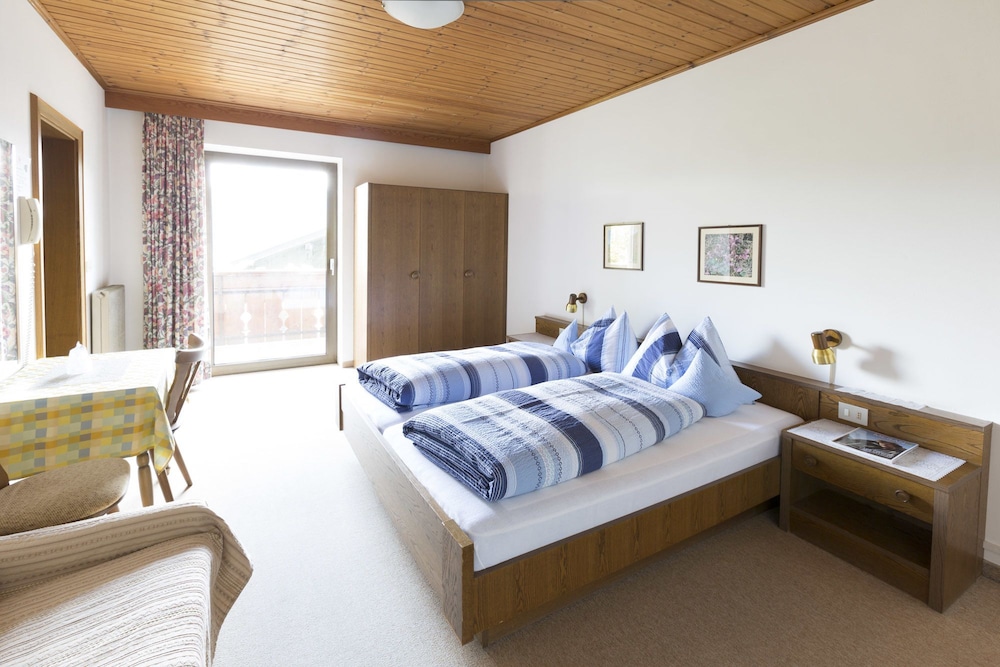 Double or Twin Room photo 3