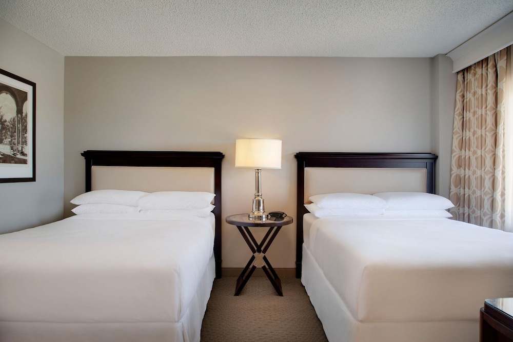 Club Suite, 1 Bedroom - Photo 3