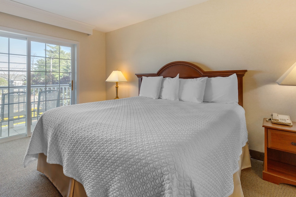 Luxury Suite, 1 King Bed With Sofa Bed, Balcony photo 1