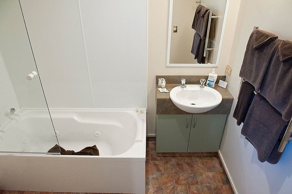 Two Bedroom Twin King photo 3