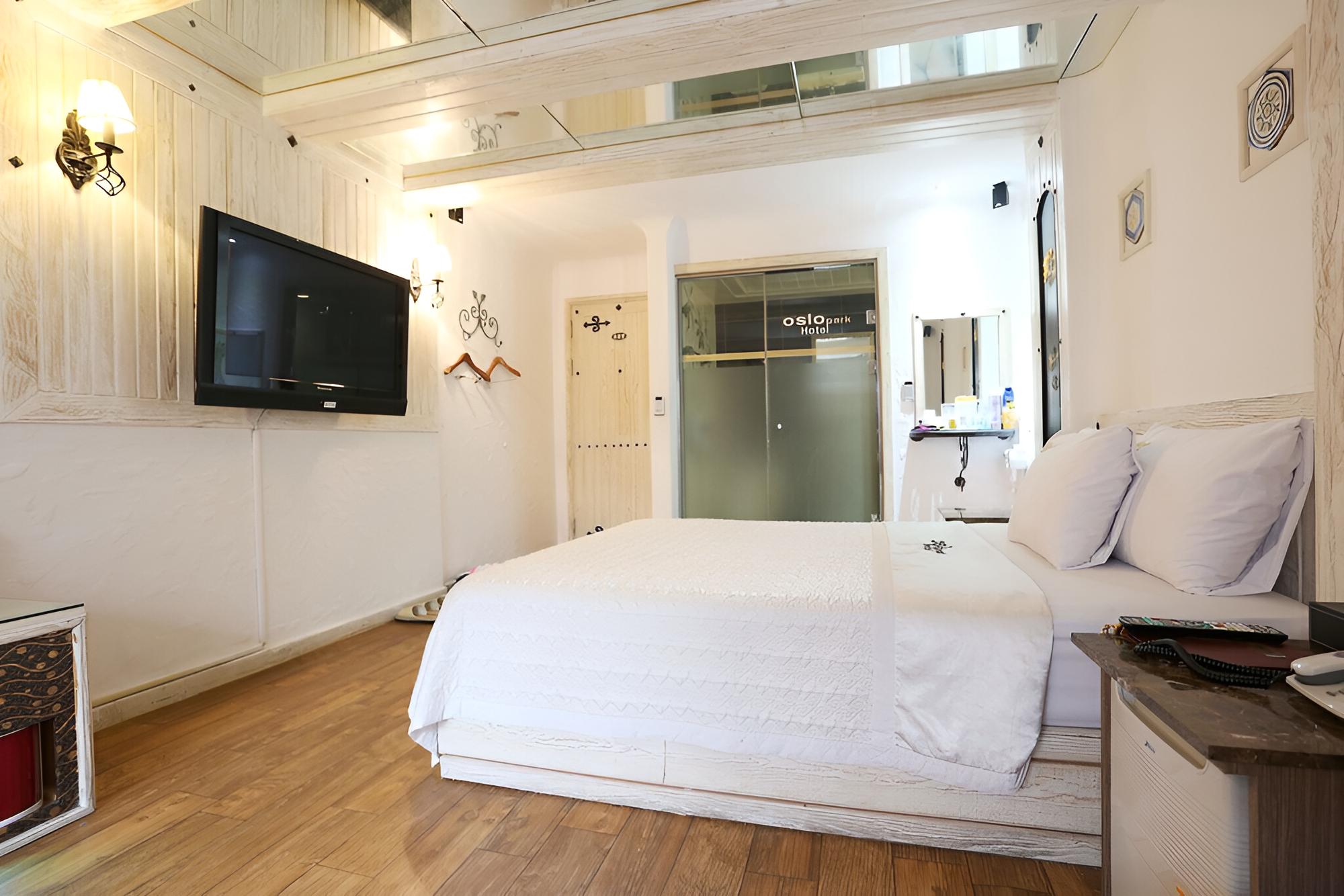 Room (Standard Room (Random Assignment)) - Photo 1