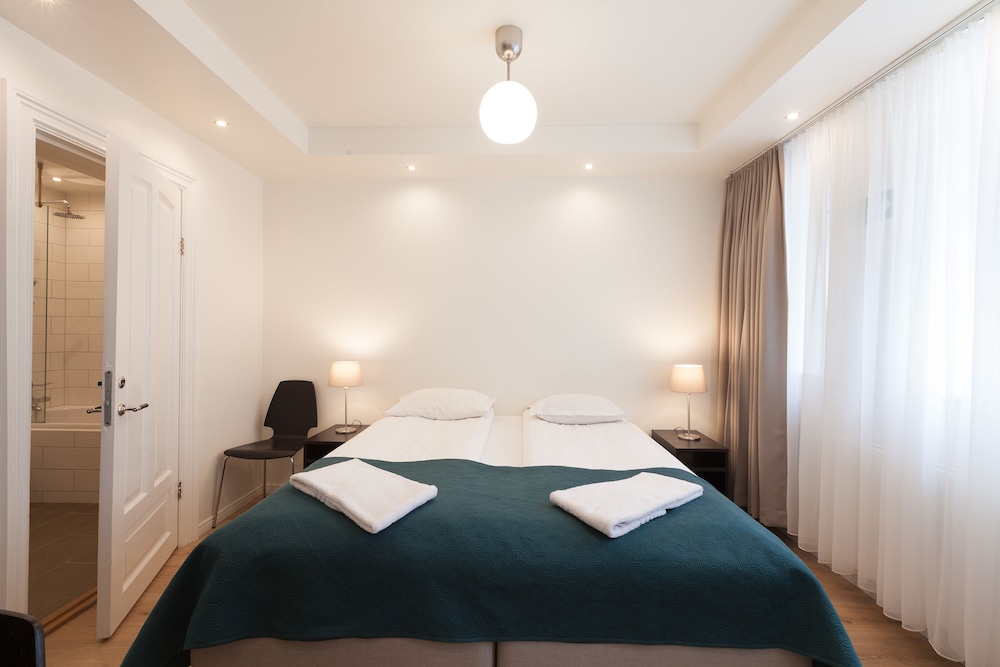 Double Room, Private Bathroom - Photo 1