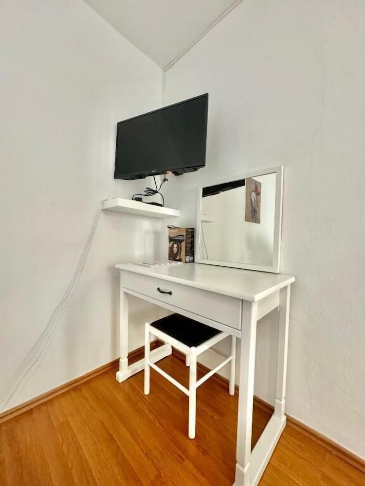 Standard Studio - Photo 11