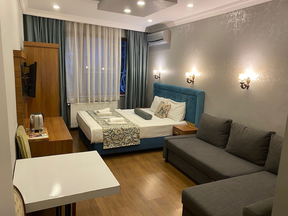 Deluxe Triple Room photo 1