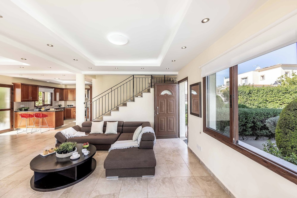 Villa (3 Bedrooms) photo 2