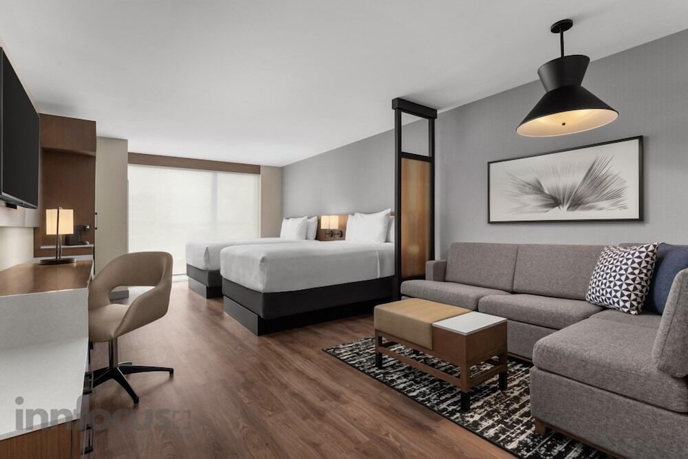 Room, Multiple Beds (High Floor)