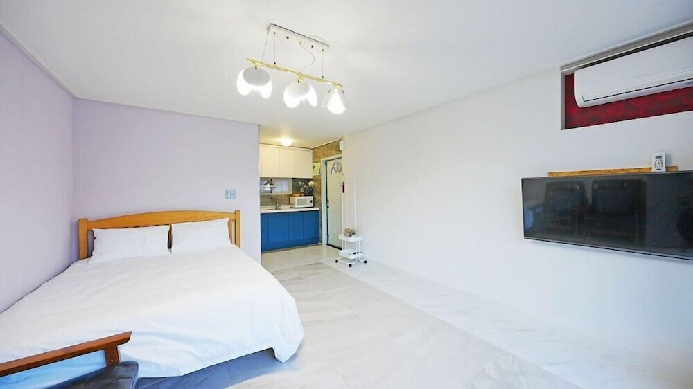 Room (summer) photo 2