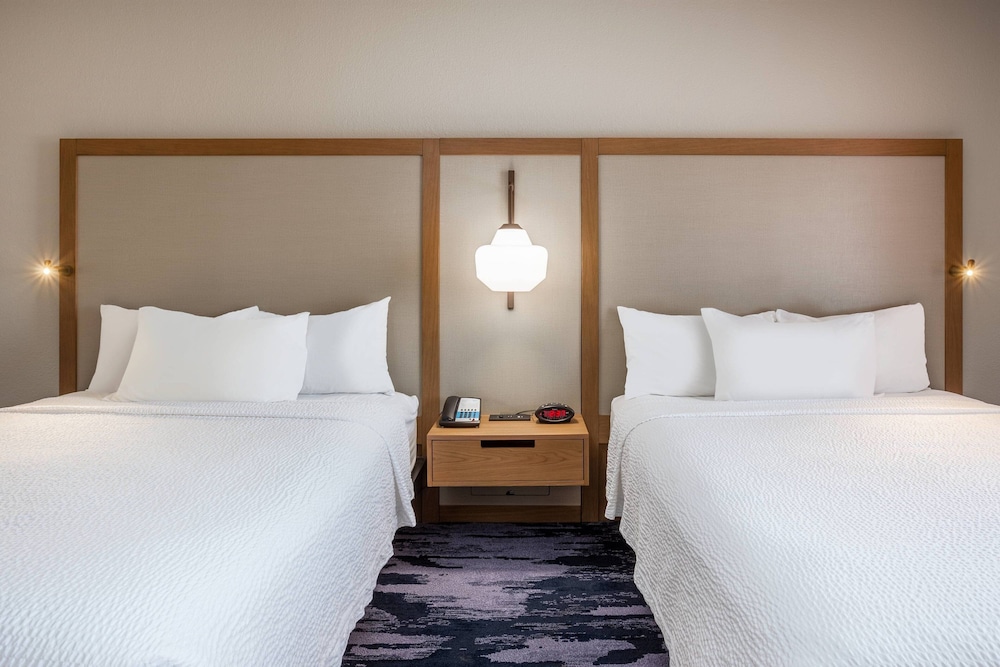 Room, 2 Queen Beds - Photo 3