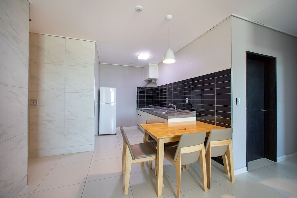 Condo, 2 Bedrooms (Extra person fee 10000 KRW upon C/I) photo 2