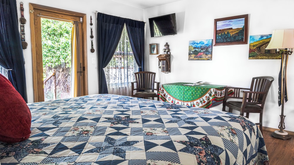 Premium Double Room, 1 Bedroom, Accessible, Garden View (Heritage, Pet Friendly) photo 2