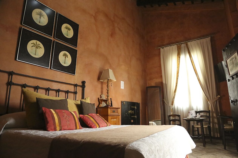 Standard Room - Photo 1