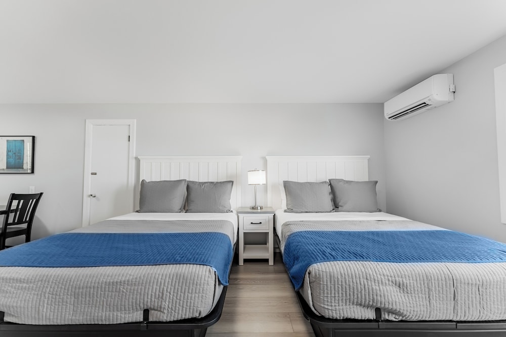 OCEAN FRONT 2 Queen Beds, Full Kitchen, Private Balcony with Ocean views photo 2