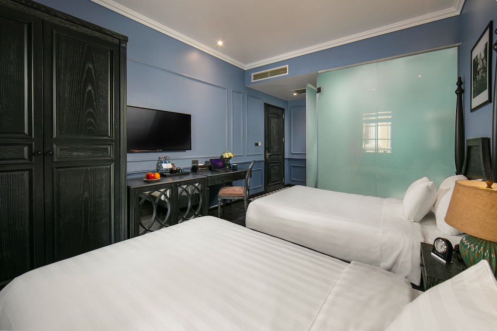 Premium Double or Twin Room - Photo 9