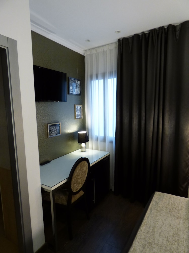 Basic Double Room photo 3