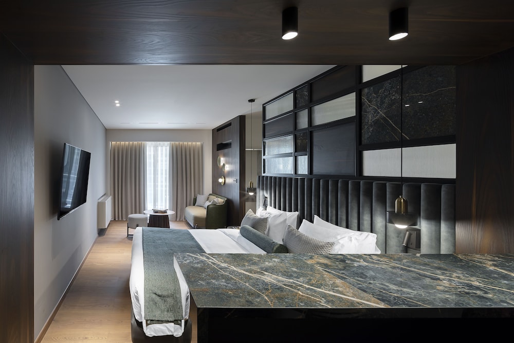 Executive Suite with Jacuzzi - Photo 1