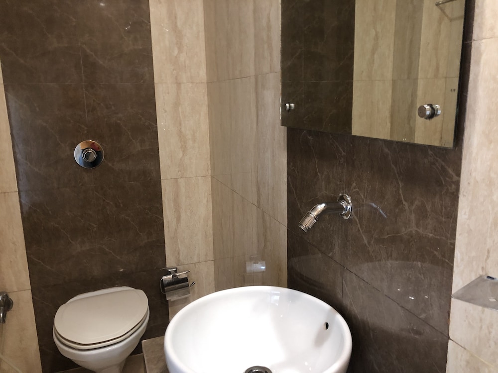 Premium Double Room, 2 Twin Beds, City View photo 2