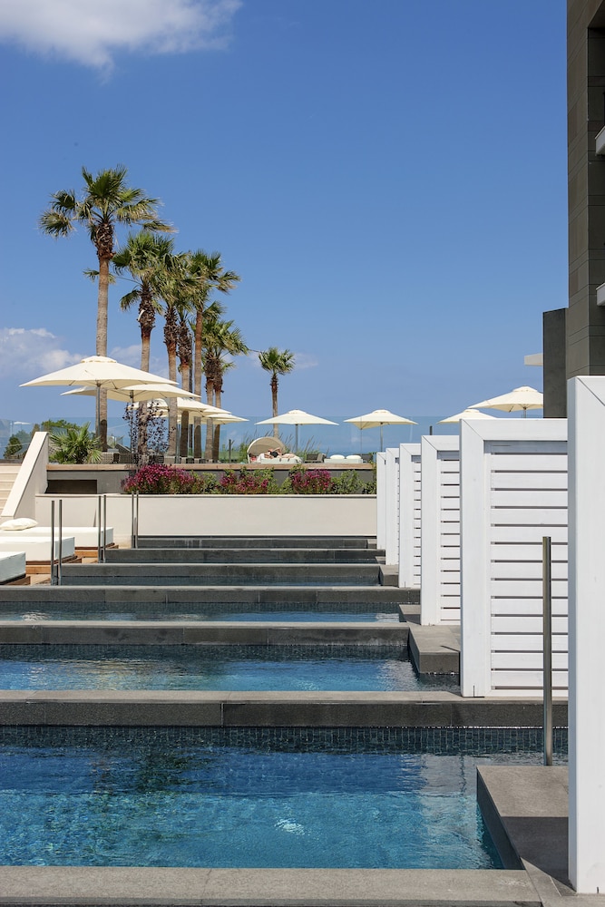 Pool Experience Suite - Photo 7